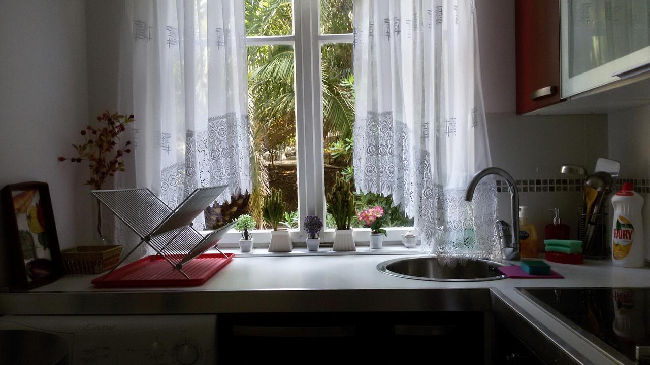Apartment Botanicheskiy Sad Сутоморе Екстериор снимка